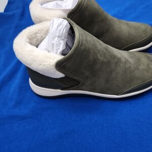 Vionic Olive Booties
